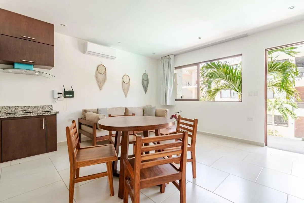 Luxury Condo Near Tulum Beach, Fast Wifi & Pool Apartamento